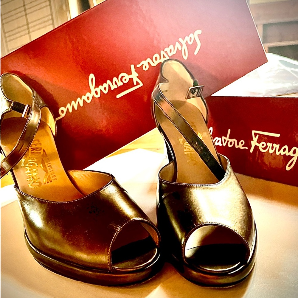 Dark Bronze Salvatore Faragammo peep-toe sandals with super-hip heel detail!